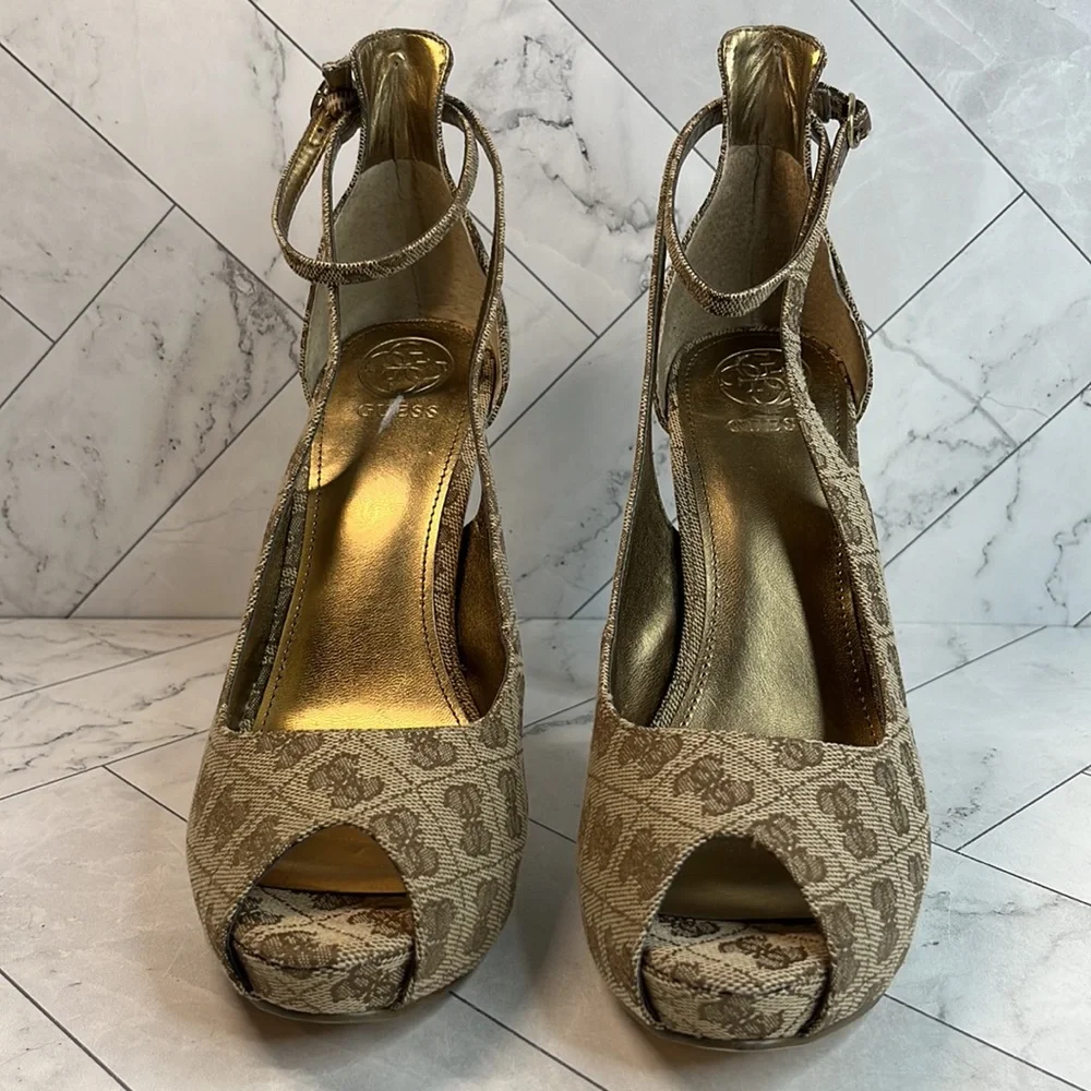 NWT Guess Los Angeles Womens Holie2 Dress Platform Pumps Natural Multi Fabric 9M